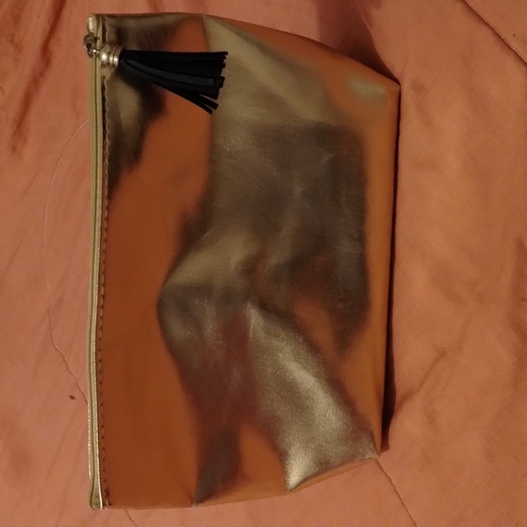Large Gold Make-up Bag! - Picture 6 of 6